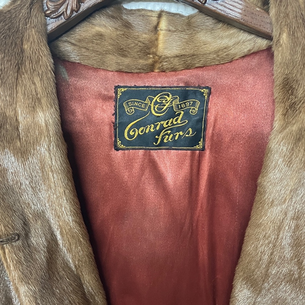 Otter Fur Coat - Picture 3 of 11
